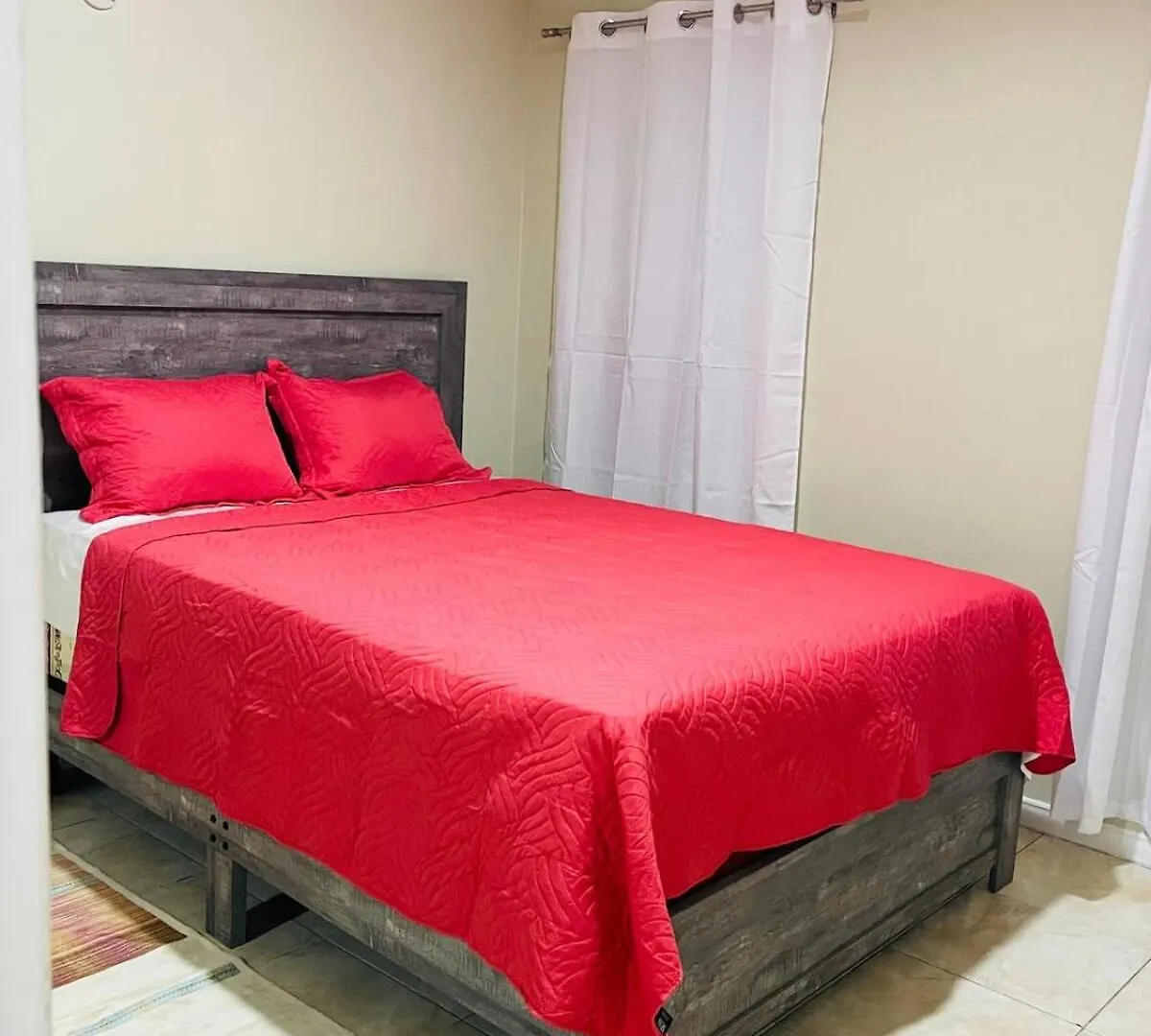 Country Club Retreat Villa Portmore