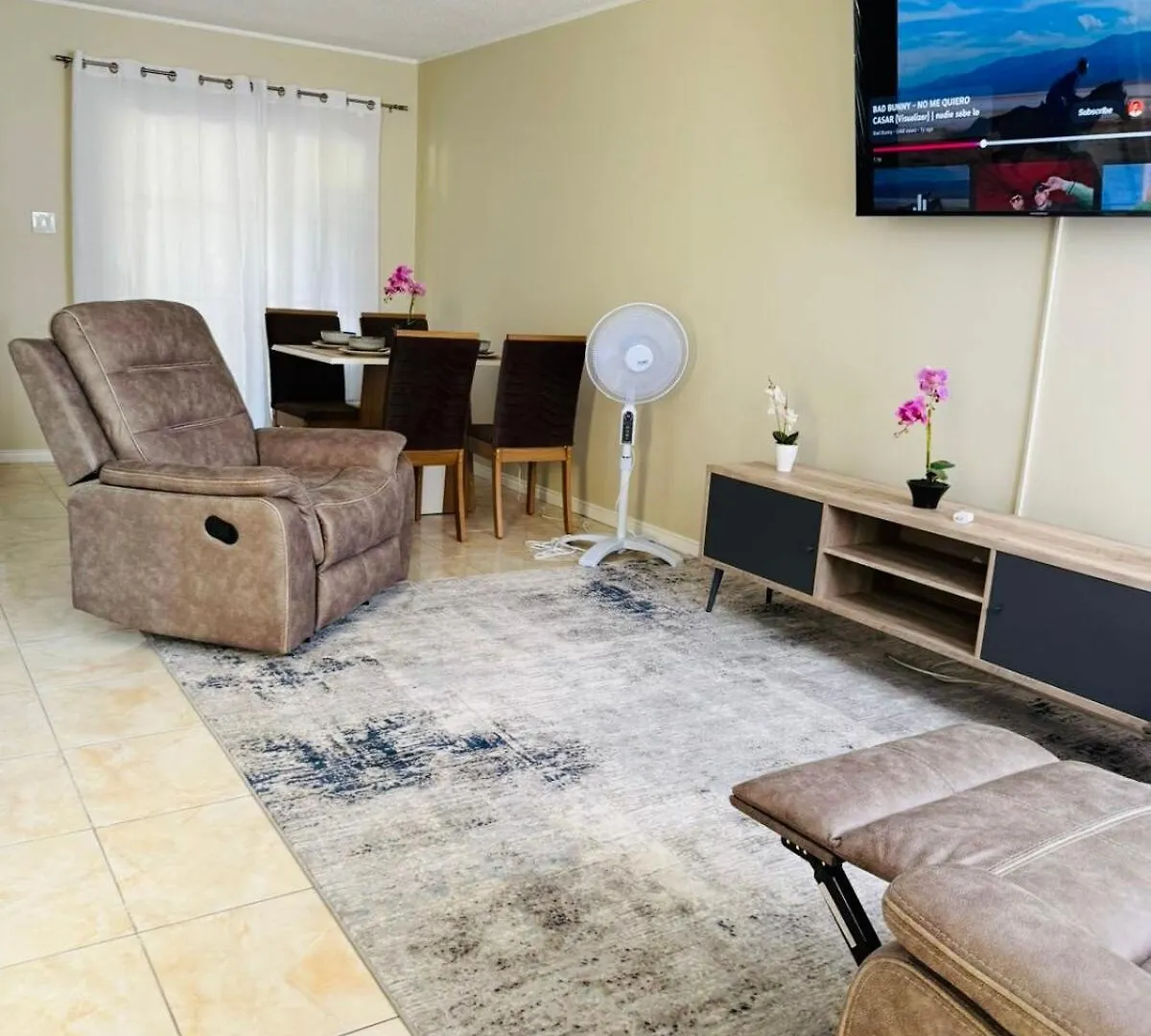 Country Club Retreat Villa Portmore Holiday home