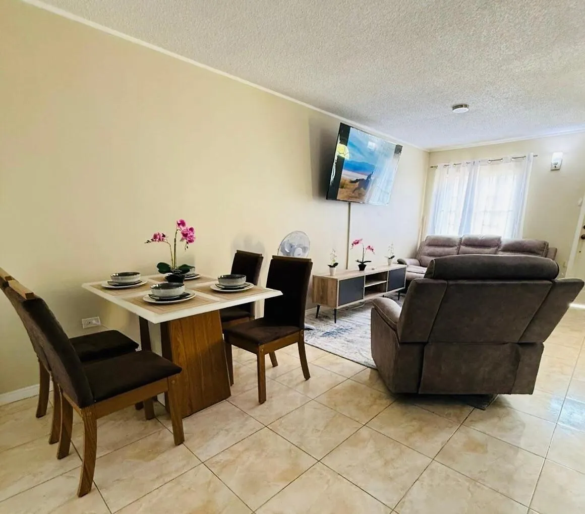 Country Club Retreat Villa Portmore
