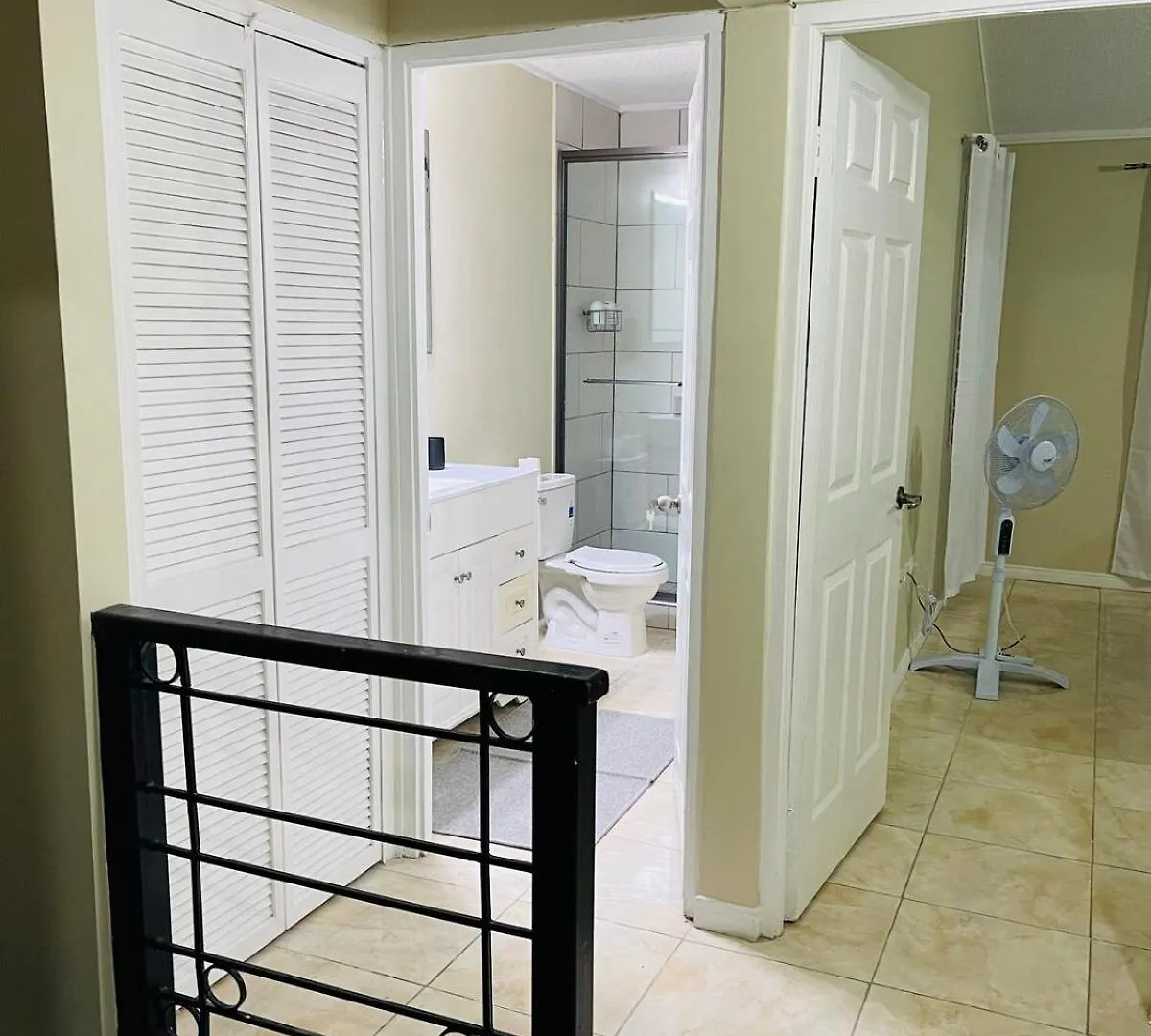 Country Club Retreat Villa Portmore